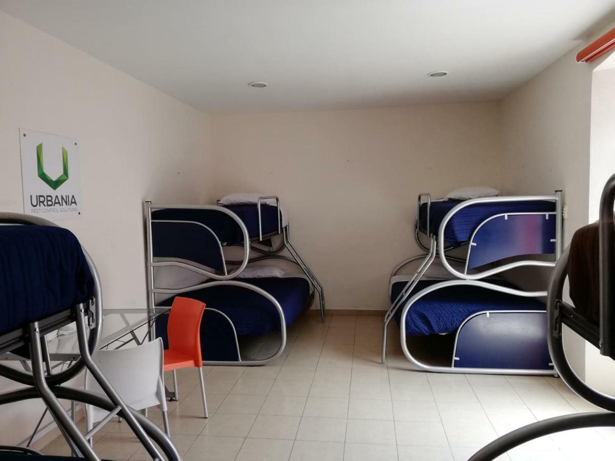 Pensión Urbania Hostels *