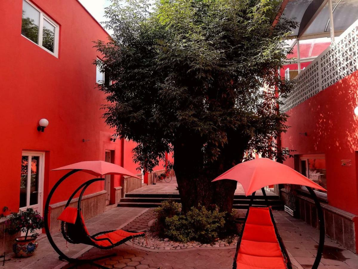 Pensión Urbania Hostels *